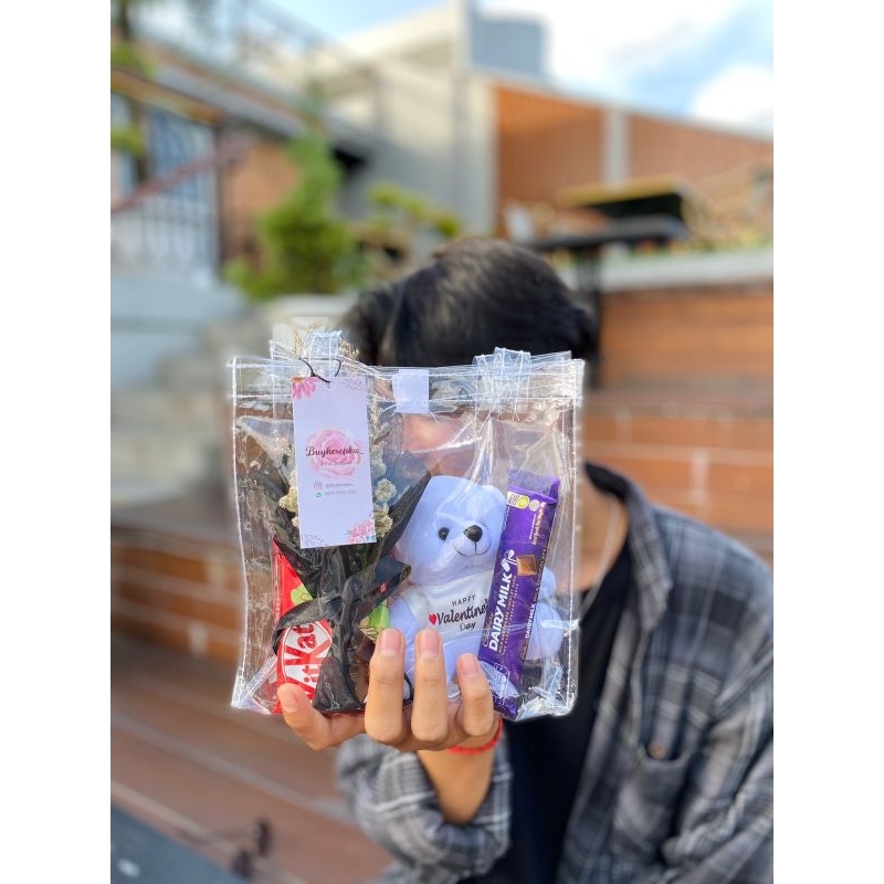 

Kado mini gift, Bunga, Coklat, boneka, Bucket Bloom box ,(Preorder) Pekanbaru