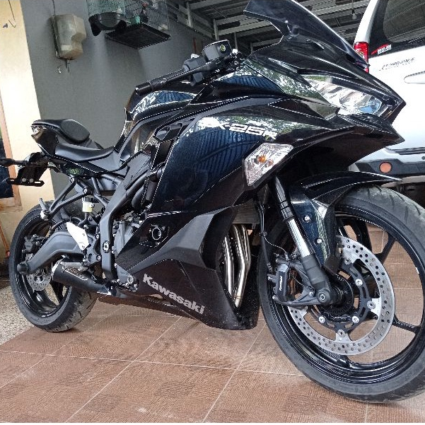 Knalpot Underbelly Kawasaki ZX25R GP1 original smokemuffler