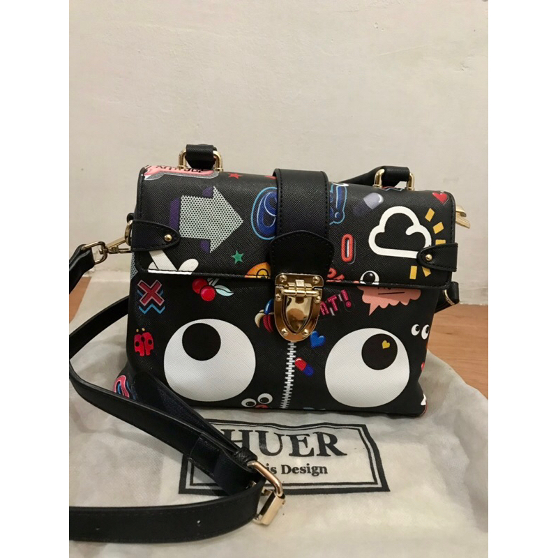 Huer Eye Theme Bag Black Slingbag and White Ransel