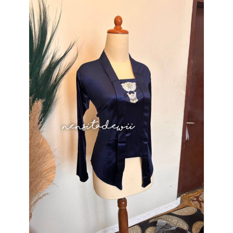 Kebaya Bludru Kutubaru - Warna Navy