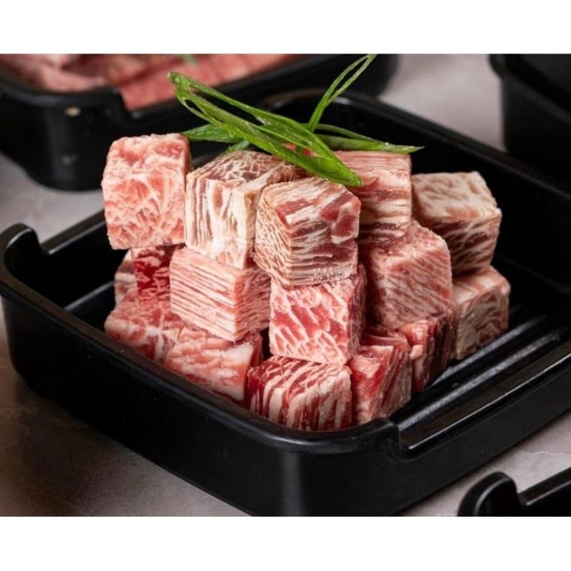 

Daging sapi wagyu beef cube1/4 kg