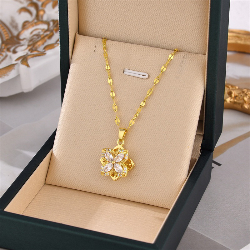 kalung titanium asli diamonde permata mewah clover emas