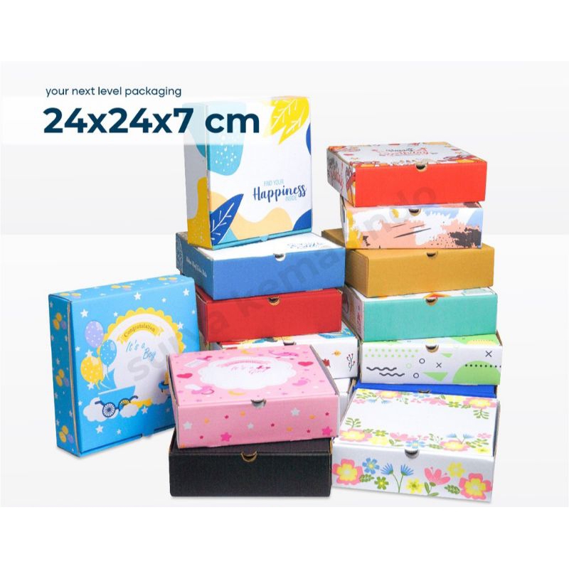 

Box 24x24x7 cm LD kardus/polos/Hampers/hoodie/mukena/ultah/ulang tahun/happybirthday/