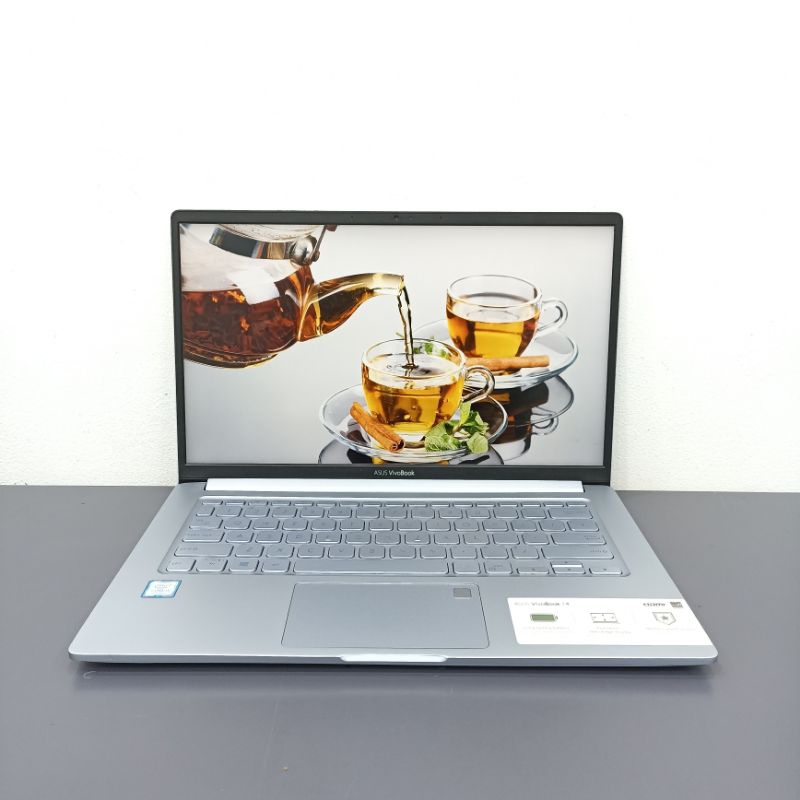 ASUS VIVOBOOK S14 K403FA INTEL CORE I5-8250U 8GB SSD 512GB LIKENEW