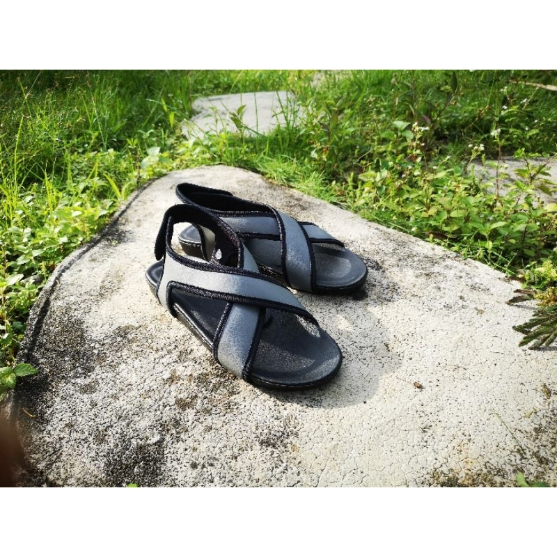 Yuki_Mode Sandal Flip Flop/ Flat/ Sendal Unisex Ad1