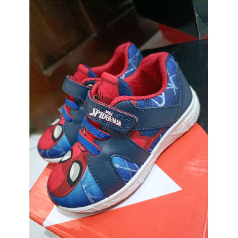 26 bazaar MAP sports station spiderman