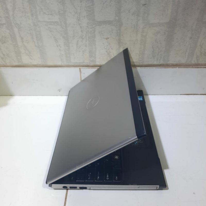 Laptop Dell Vostro 3300 intel Cor i5 Ram 4GB HDD 500GB Os. Windows Full aplikasi Layar 14inch