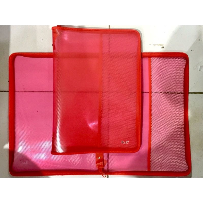 

MAP ZIPPER FILE RR DOFF SOLID MERAH