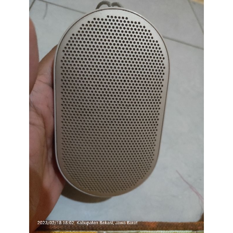bang & Olufsen beoplay p2