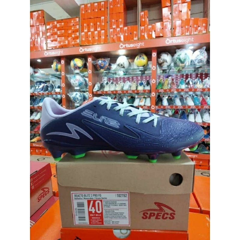 sepatu bola kaki merek specs