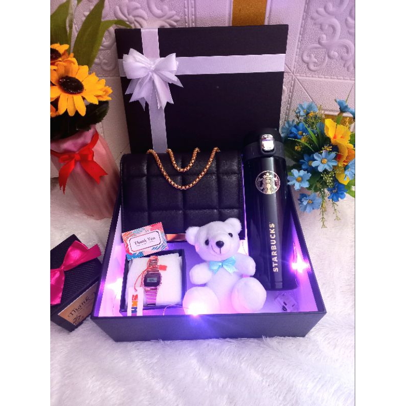 

GIFT BOX hampers cewek ulang tahun premium HARD BOX/hampers cewek ulang tahun