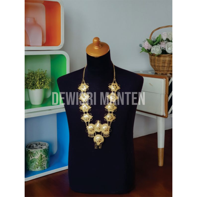 Kalung adat keren