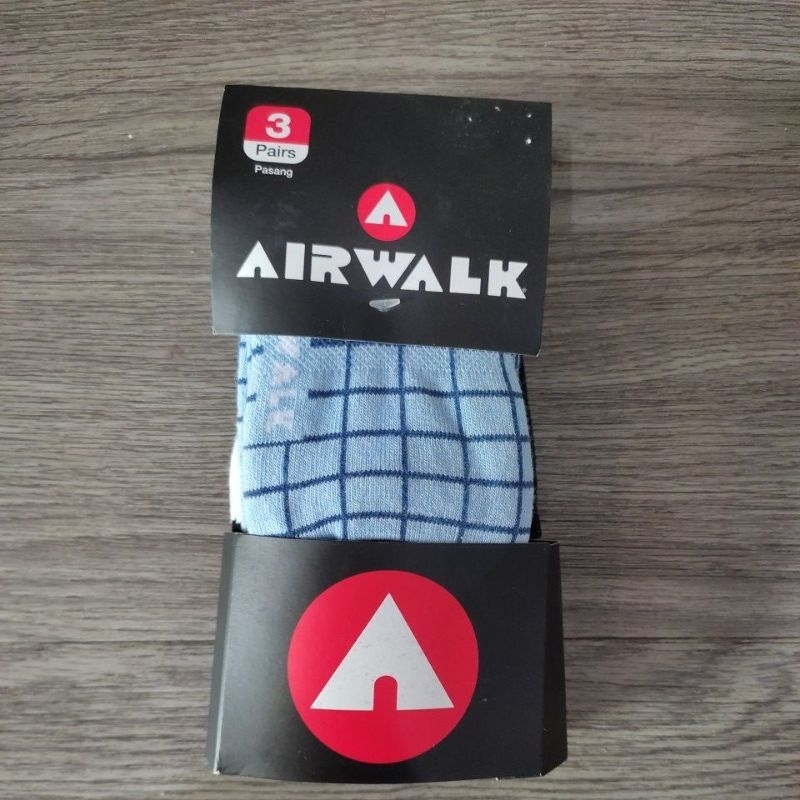 Kaos Kaki Airwalk Boys Quater