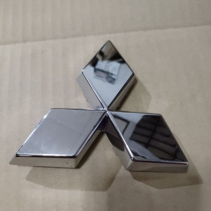 logo grill xpander original