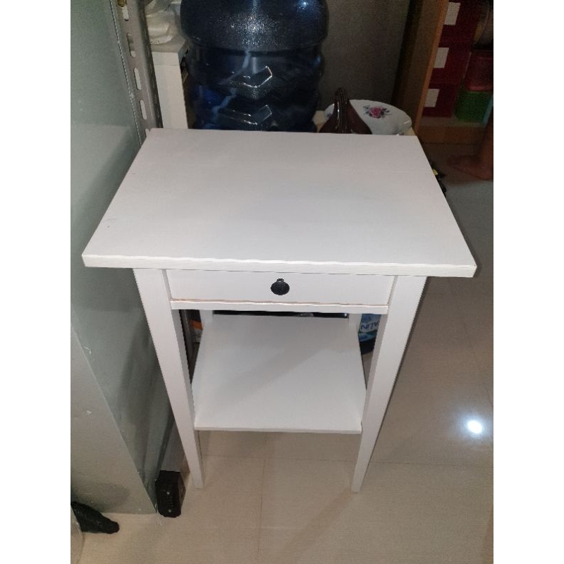 Preloved Meja Kecil Laci Samping Tempat Tidur / Meja Kecil Laci Sudut HEMNES