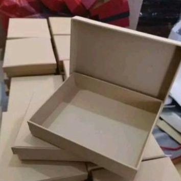 

kotak kado hardbox 28x18x5