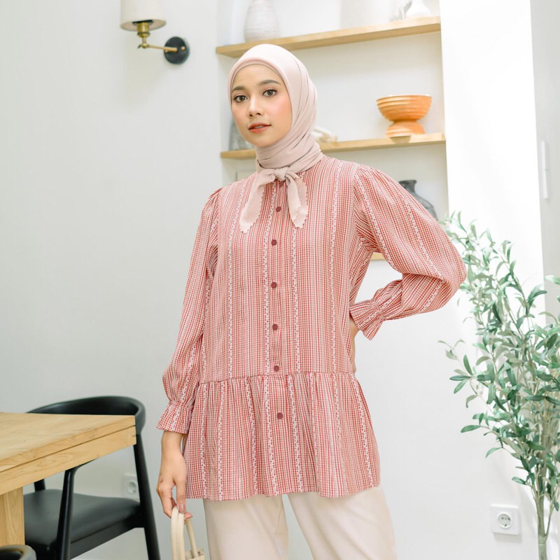 Shakira Blouse by Lights.clo (size L)