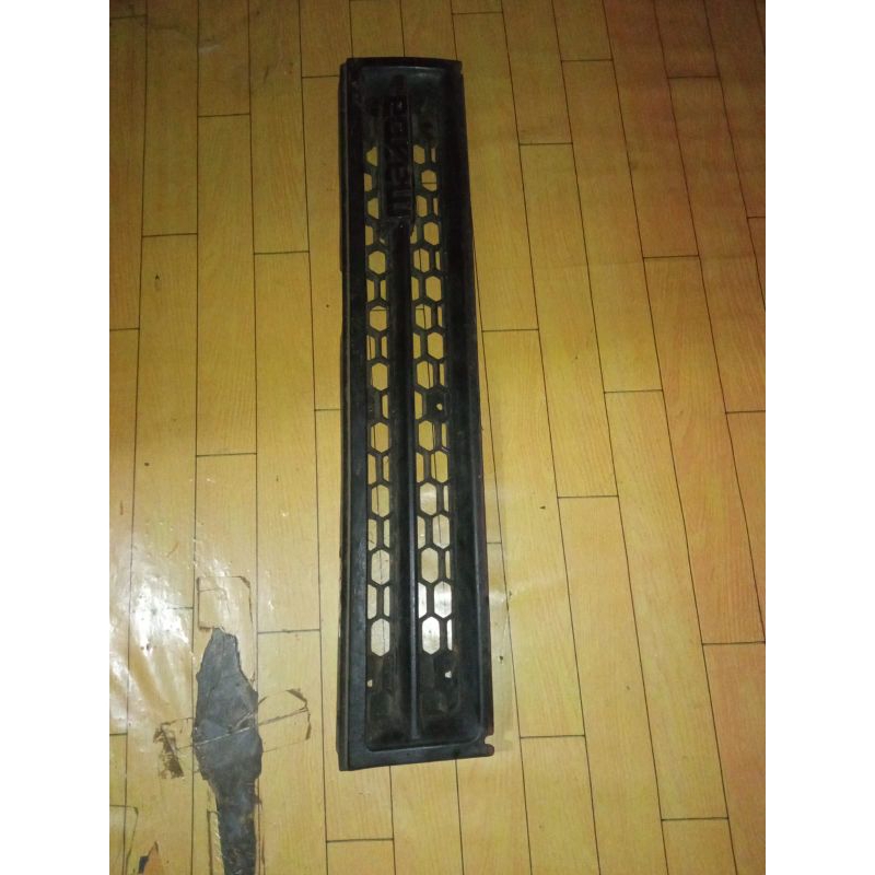 grill mazda 323 elite