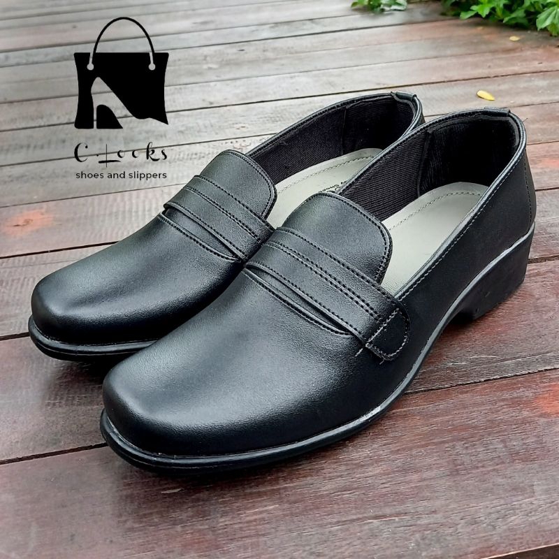 G.03 Sepatu Pantofel Perempuan Hitam Formal Sepatu Guru