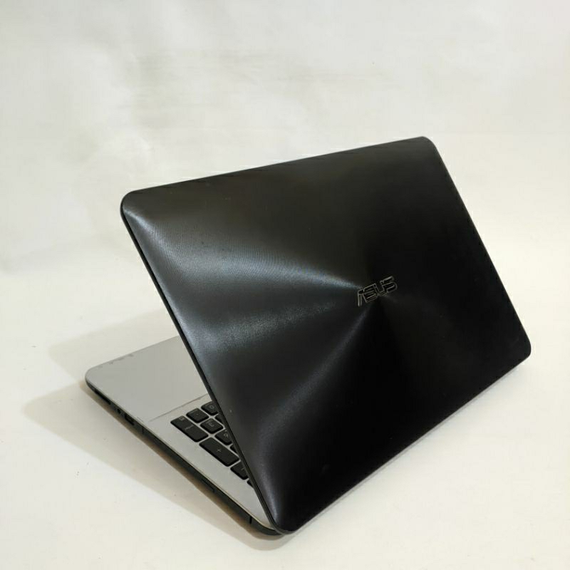 laptop gaming/editing/rendering asus x555L - core i5 5200u - ram 12gb - ssd 256gb vga Nvidia GeForce 920m