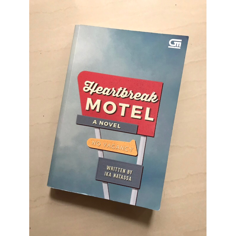 (PRELOVED)Novel Heartbreak Motel Ika Natassa
