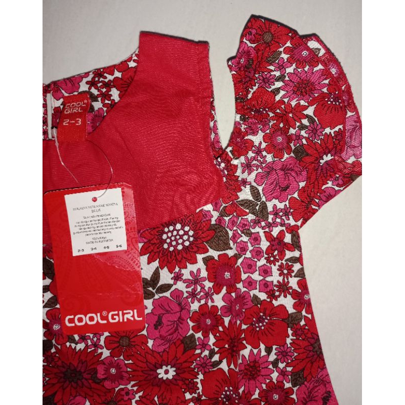 Blus Cool Girl bunga merah