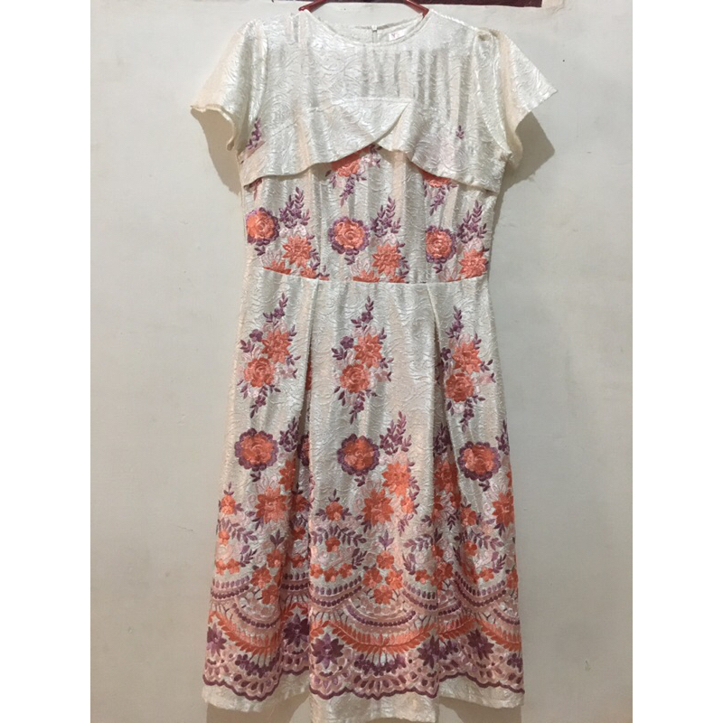 Preloved gaun motif bunga wanita