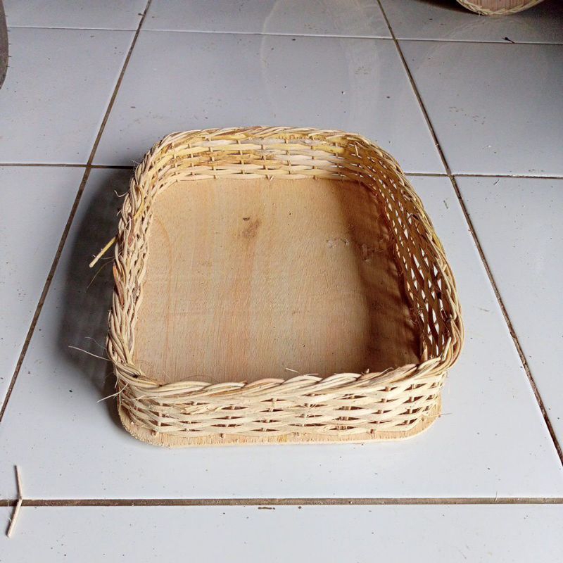 keranjang rotan ukuran 30x20x15 cm