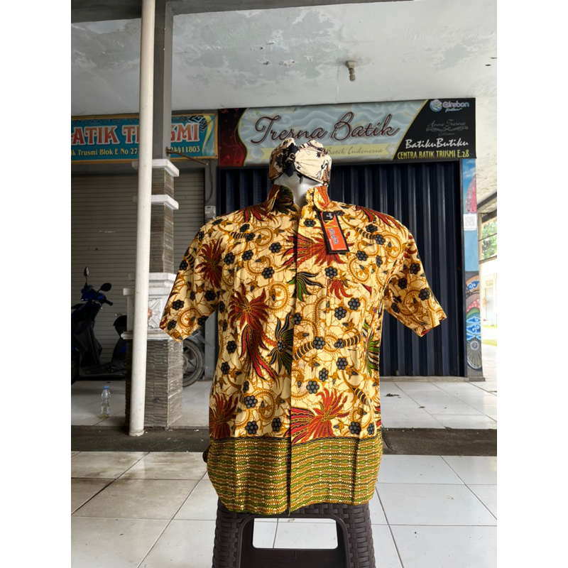 batik TRUSMI Hem Kemeja Pria Lengan Pendek motif megamendung asli cirebon