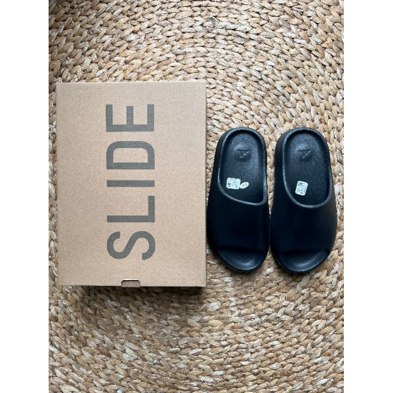 YEEZY SLIDE ONYX (ORIGINAL MATERIAL 100%)