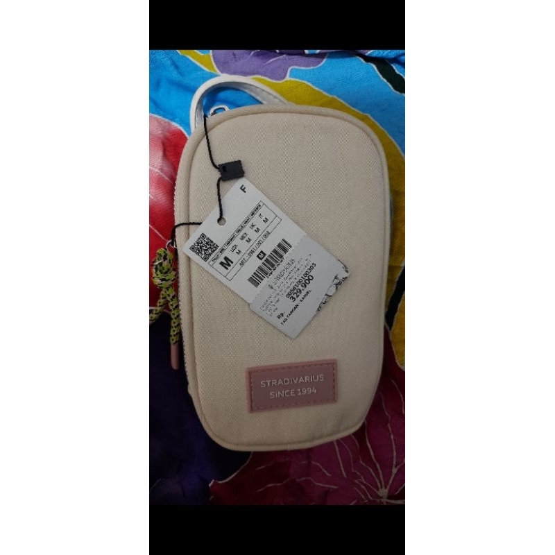 StradivariusTasHpNylonCream