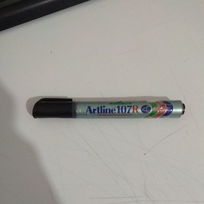 

Spidol Artline107RMaker Permanen Lancar