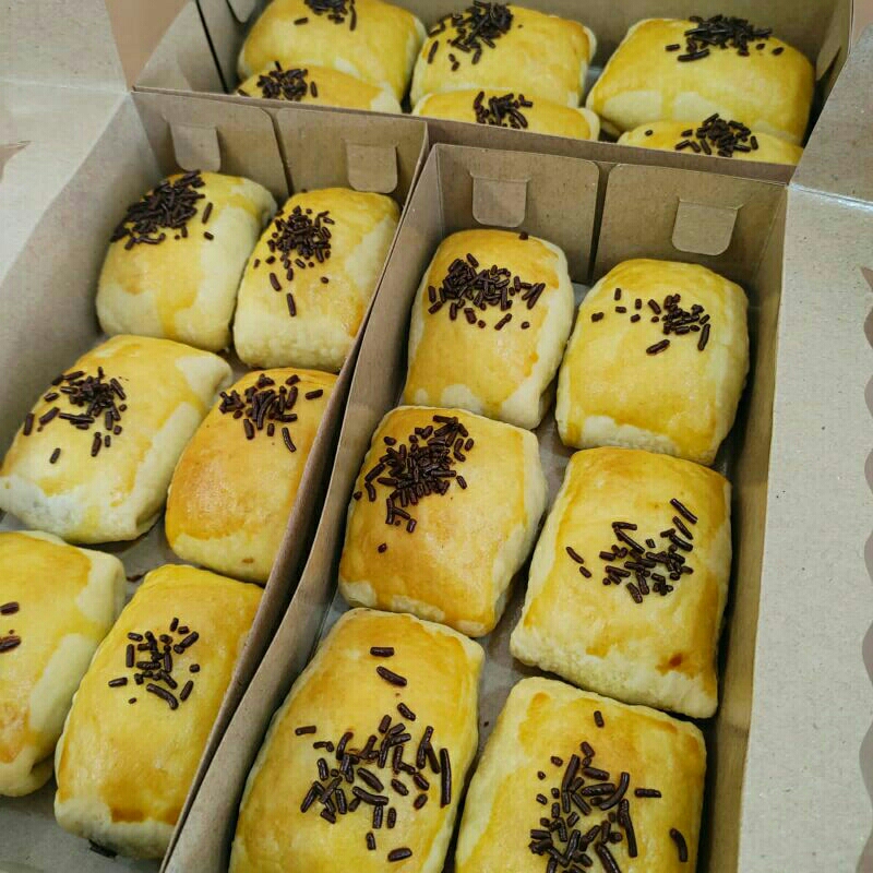 

Bolen Pisang Coklat premium isi 10