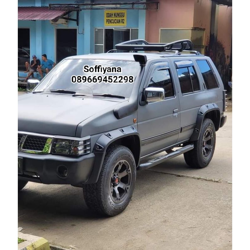 Over fender Nissan Terrano