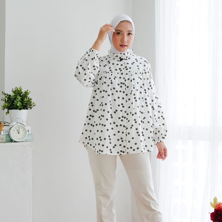 BLOUSE WANITA KOREA/BAJU ATASAN POLKADOT OVERSIZE