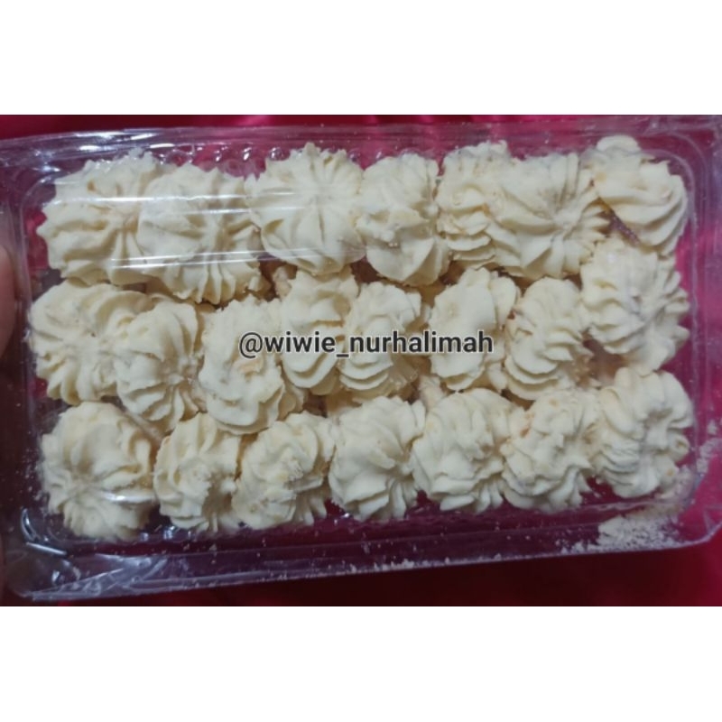 

Kue kering Sagu Keju Mika / Toples 250G/ 500G