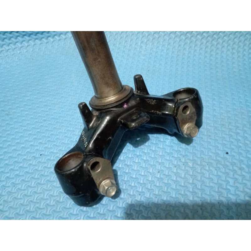 SEGITIGA SHOCKBREAKER DEPAN SUPRA X 125 KHARISMA X SUPRA FIT NEW ORI