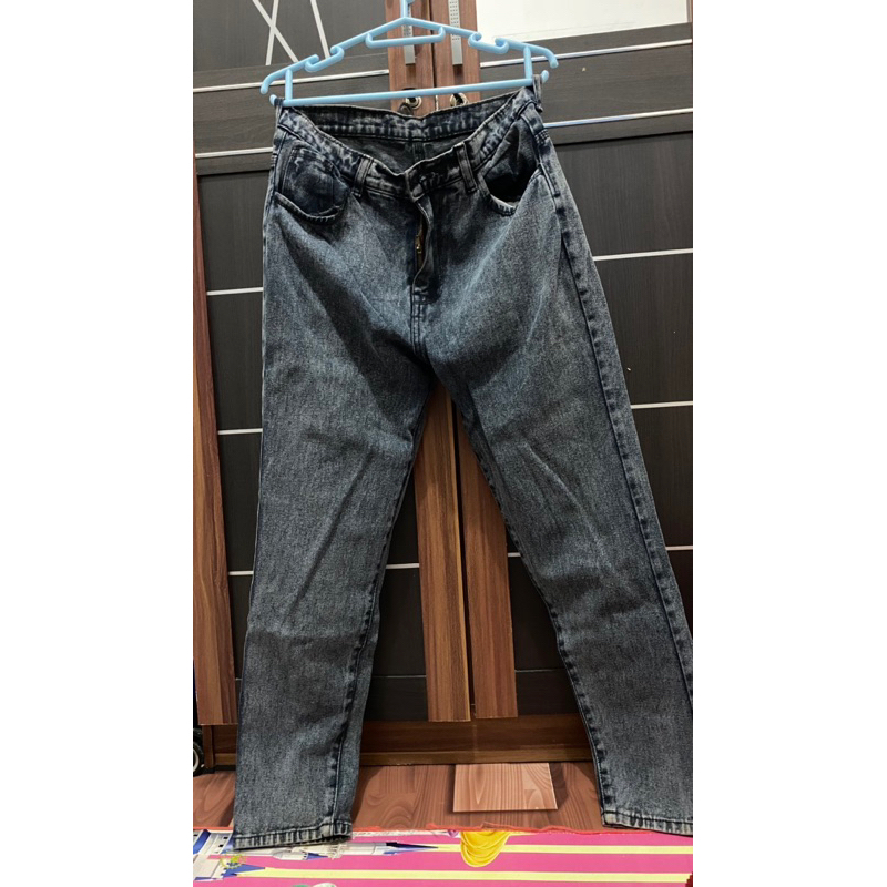 PRELOVED CELANA JEANS WANITA PULL AND BEAR