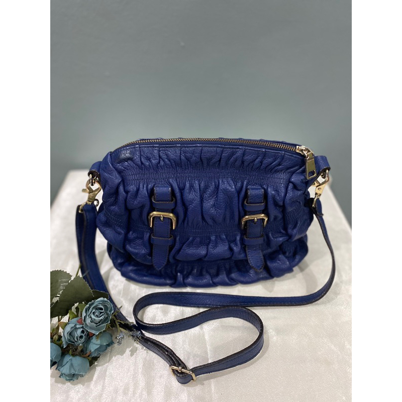 The Van sling bag kulit