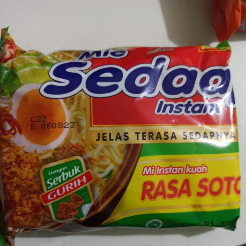 

Mie sedap kuah rasa ayam bawang dan soto