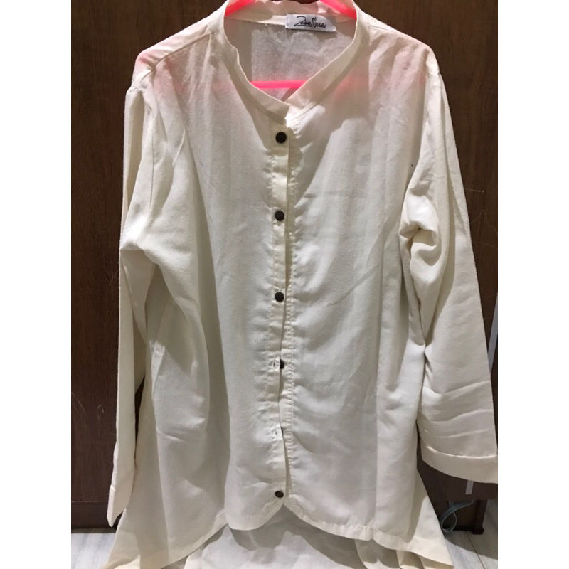 Preloved long tunik zaskia mecca broken white