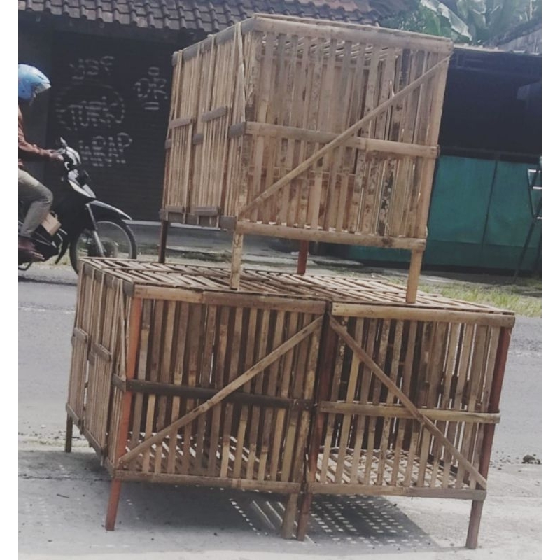 Kandang Ayam Bambu 2 Pintu