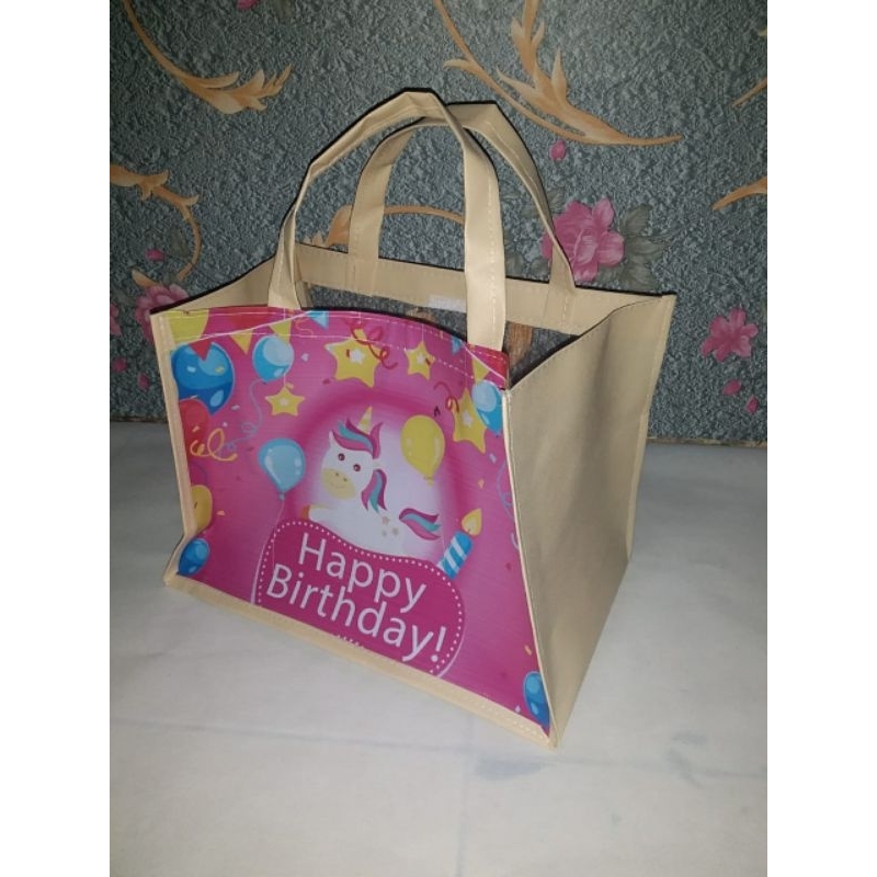 Tas ulang tahun mix mika 25x15x20 lusinan