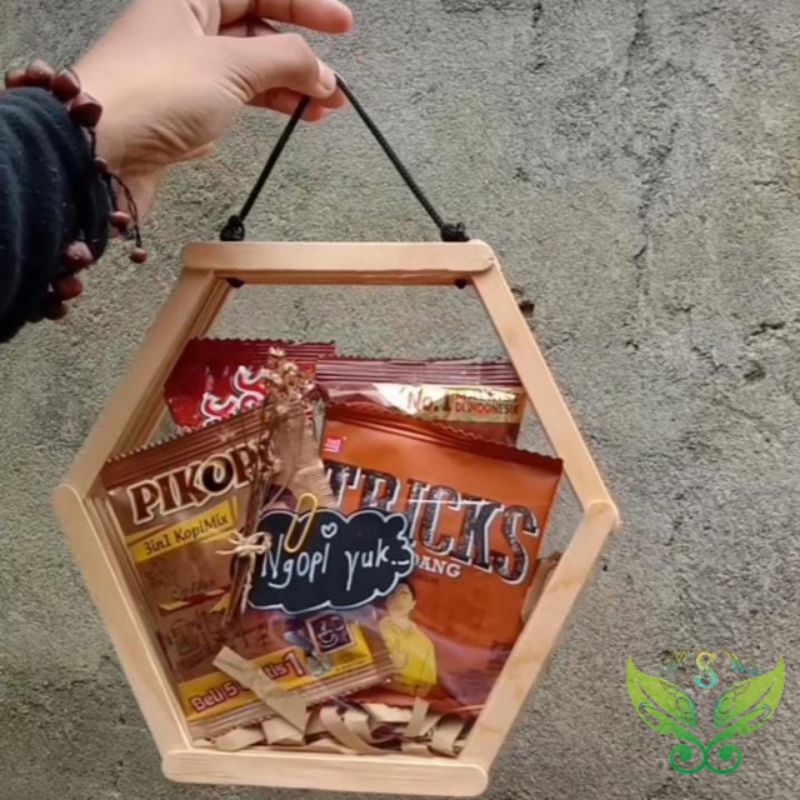 

Hexagonal Stik isi Snack - Souvenir Ultah - Hampers Unik - Hadiah hari jadi