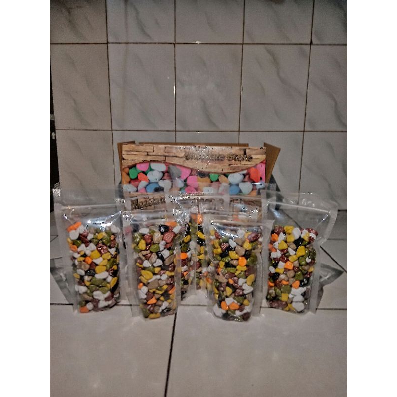 

Coklat Kerikil Kiloan 1kg, 500gr, 250gr, 200gr, 150gr, 125gr. Ori 100% Asli Turkiye Merk "Chocolate Stone Dragees Fanatik