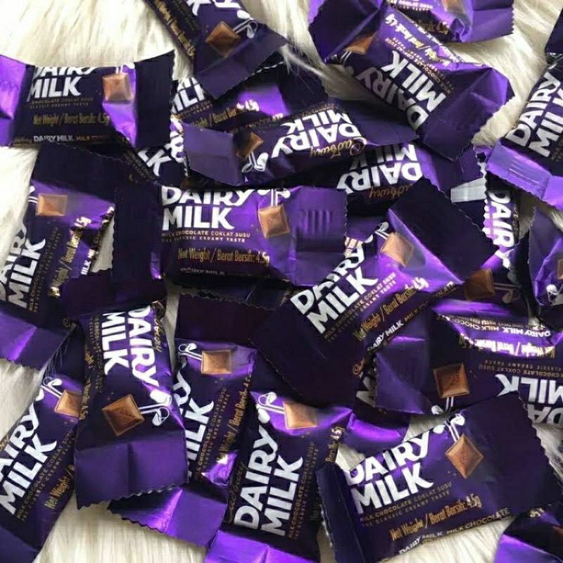 

COKLAT CADBURRY DAILY MILK ECERAN PER PCS Cokelat Cadburry Milk Coklat Cadburry Daily Milk Coklat enak Cokelat enak cadbury