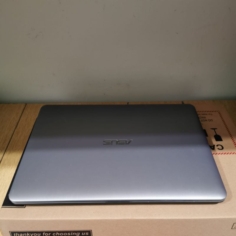 Laptop Asus X441B Amd A4-9125 Ram 4GB HDD 1TB Vga amd radeon R3 graphic layar 14 inch windows 10 mulus