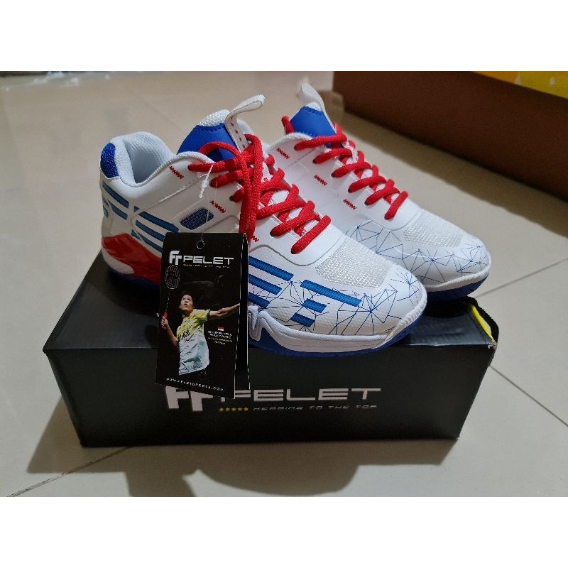 sepatu badminton felet ultra boost