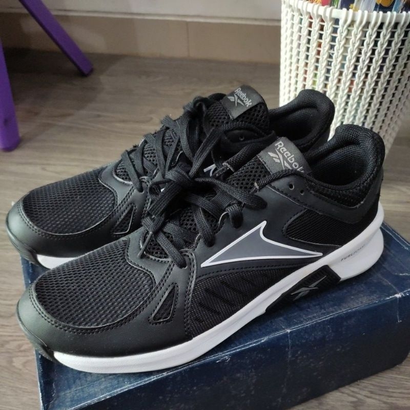 Sepatu Reebok Advanced Trainer FV4679