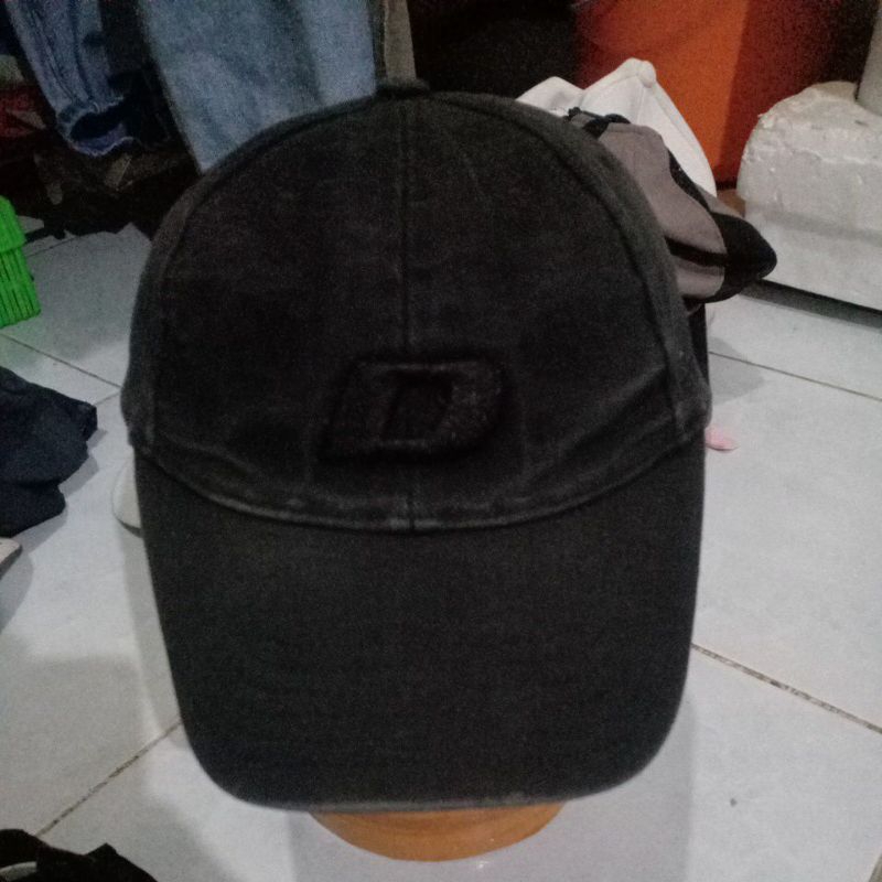 topi second logo d